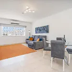 Host Wise - Spacious Family House With Garden