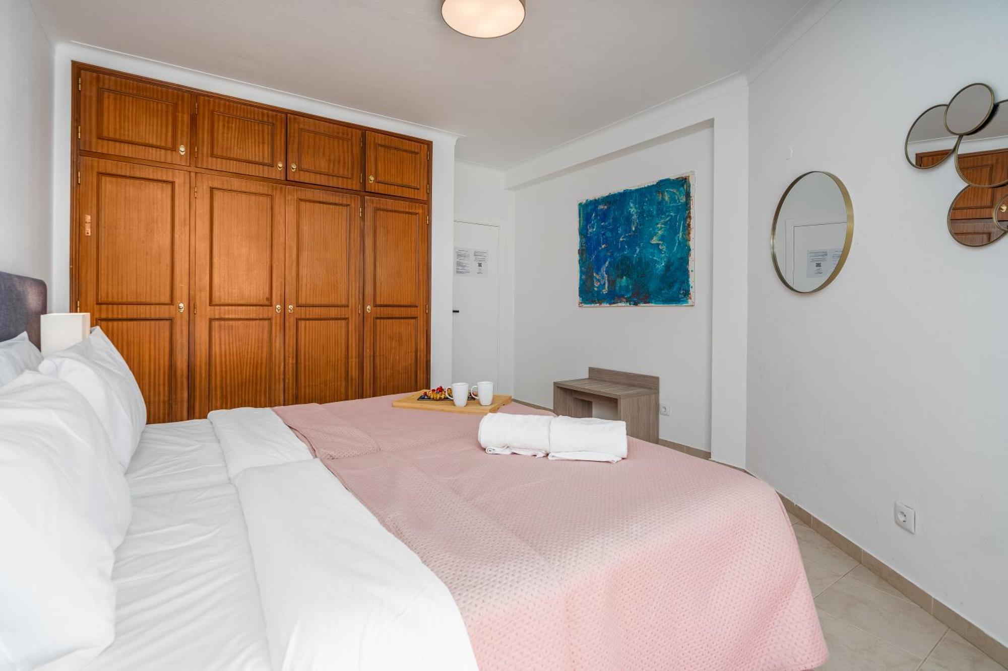 Host Wise - Spacious Family House With Garden Hébergement de vacances