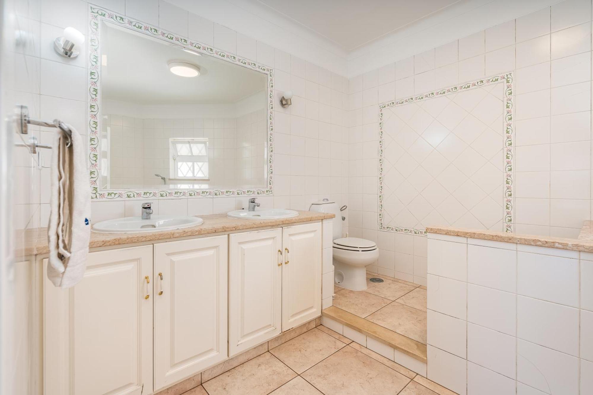 Hébergement de vacances Host Wise - Spacious Family House With Garden *