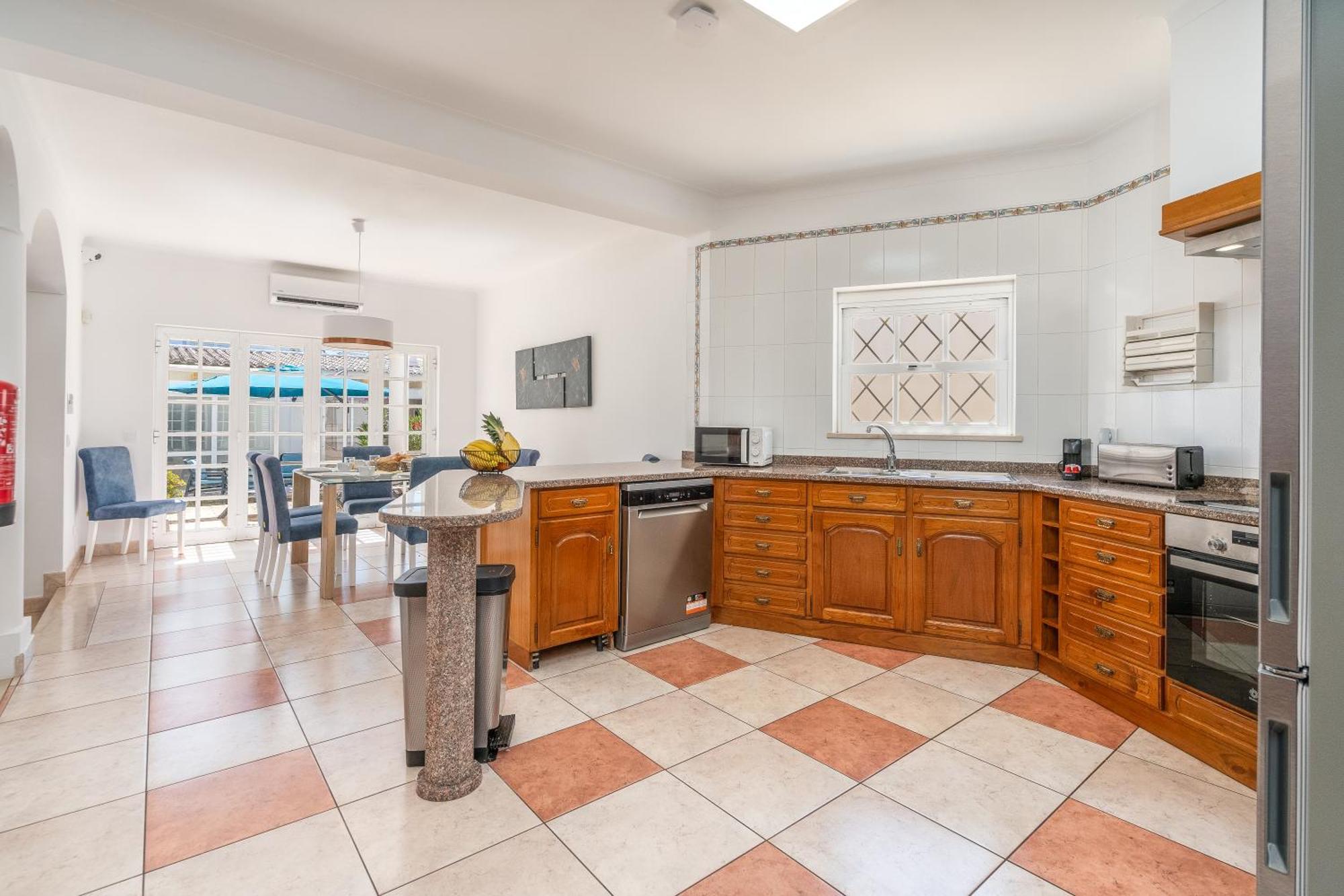 Holiday home Host Wise - Spacious Family House With Garden Lagos