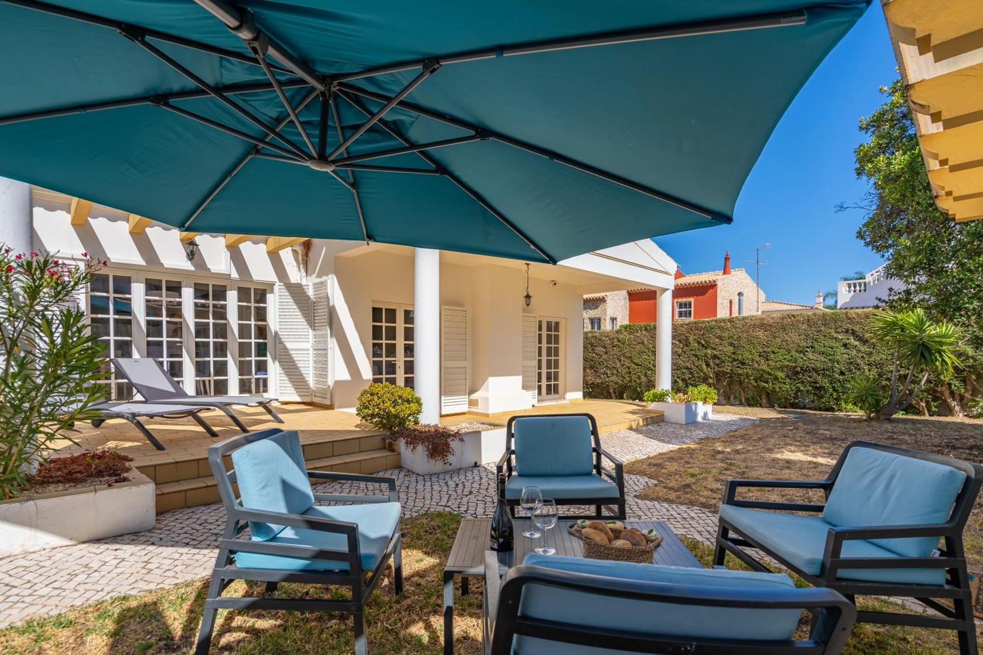 Host Wise - Spacious Family House With Garden Holiday home Lagos